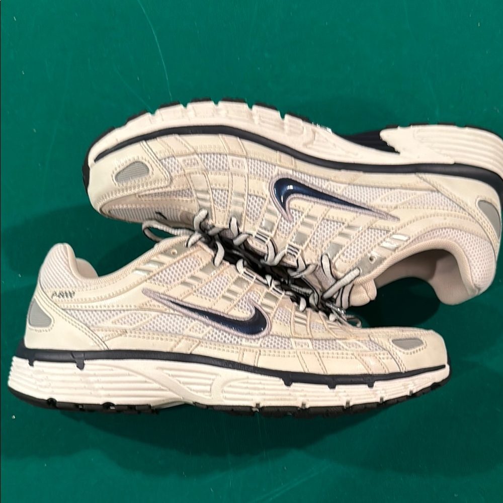 Men's Nike White and Blue Running Shoes
